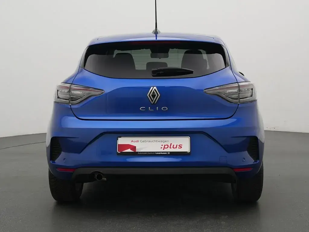 Używany Renault Clio V Evolution 91 KM (66 kW) 2025 Niebieski Hatchback
