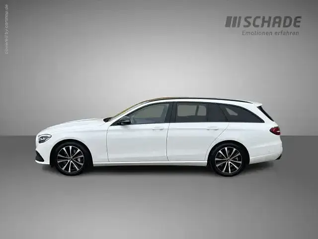 Gebraucht Mercedes E300 Avantgarde 306 PS (225 kW) 2023 Weiß Limousine