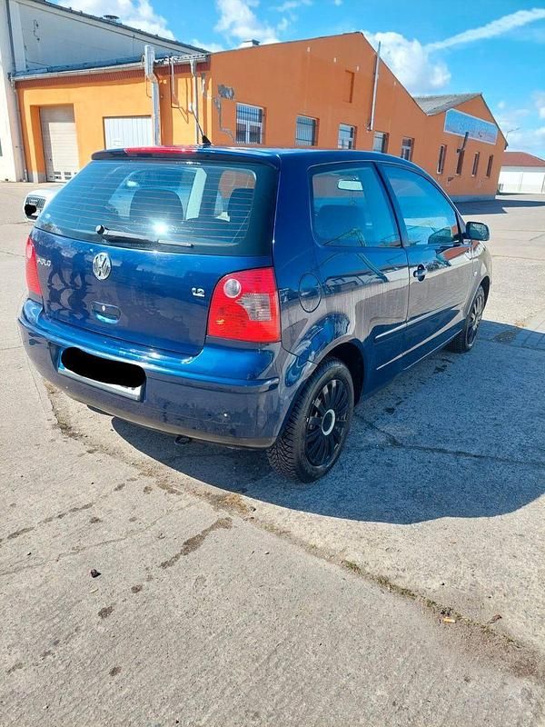 Second-hand VW Polo Basis 64 CP (47 kW) 2004 Albastru Hatchback