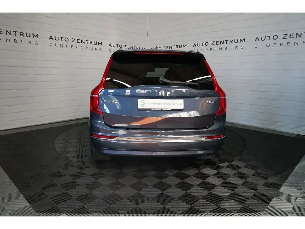 Gebraucht Volvo XC90 Plus 235 PS (172 kW) 2022 Denim blue / metallic SUV