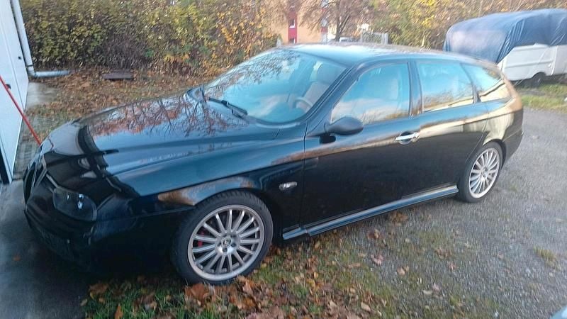 Schwarz Gebraucht 2000 Alfa Romeo 156 Kombi | 6.500 € (Fairer Preis) - Bild 1/4