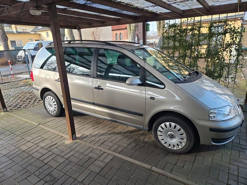 Gebraucht VW Sharan Trendline 116 PS (85 kW) 2007 Beige Van / Kleinbus