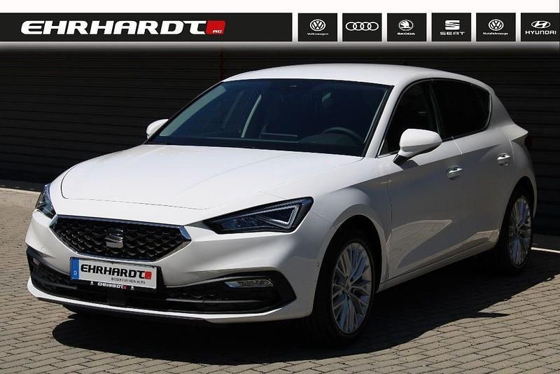 Candy weiss Gebraucht 2021 Seat Leon XCELLENCE Limousine | 18.950 € (Fairer Preis) - Bild 1/3