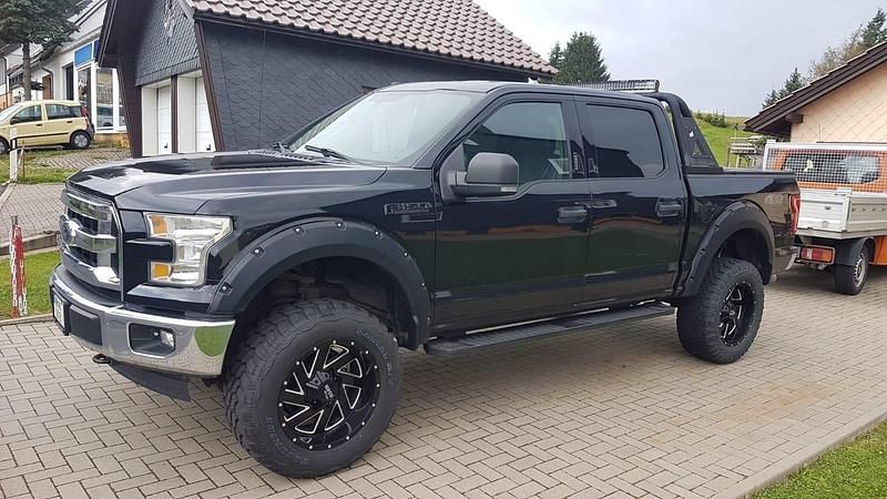 Schwarz Gebraucht 2017 Ford F-150 Abholung | 35.900 € - Bild 1/4