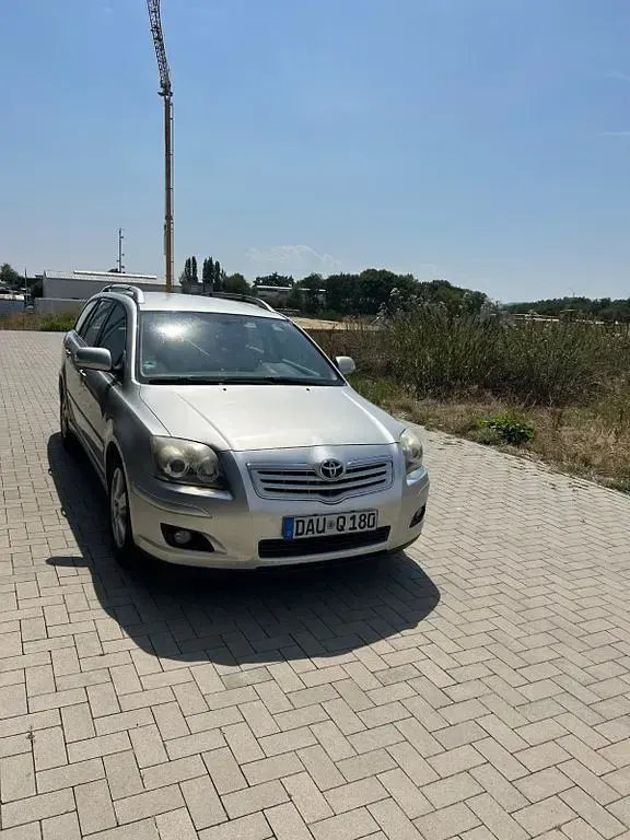 Gebraucht Toyota Avensis 126 PS (92 kW) 2006 Silber Kombi