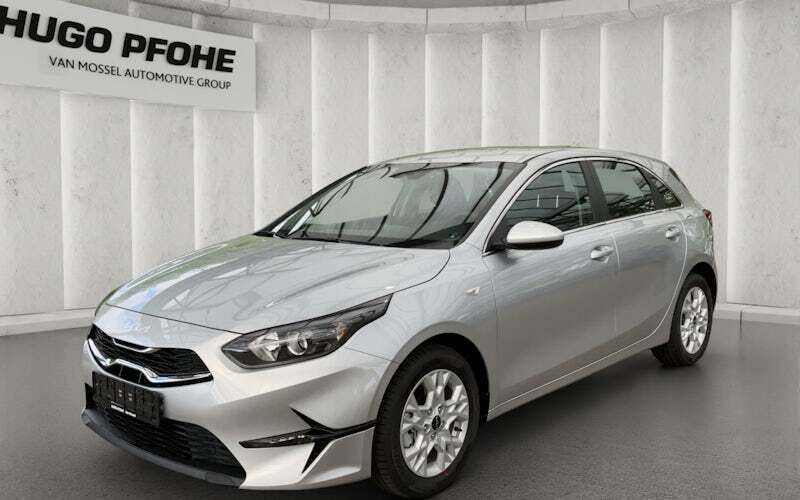 Silber Neu 2025 Kia Ceed Sportswagon Vision Kombi | 24.243 € (Etwas zu teuer) - Bild 1/4