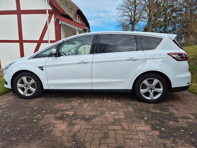 Usata Ford S-MAX Titanium 209 CV (153 kW) 2016 Bianco Monovolume