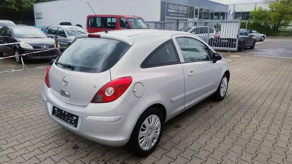 Gebraucht Opel Corsa 80 PS (58 kW) 2007 Silber Kleinwagen
