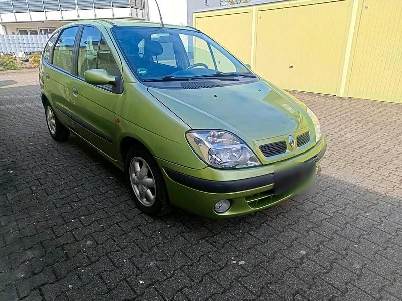 Second-hand Renault Scénic 107 CP (78 kW) 2000 Verde Monovolum