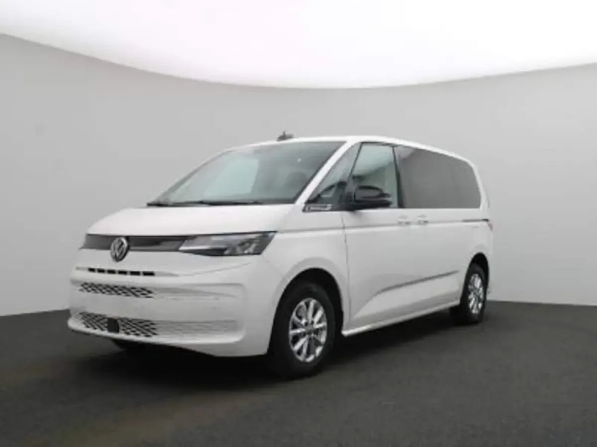 Second-hand VW Multivan Basis 150 CP (110 kW) 2024 Monovolum