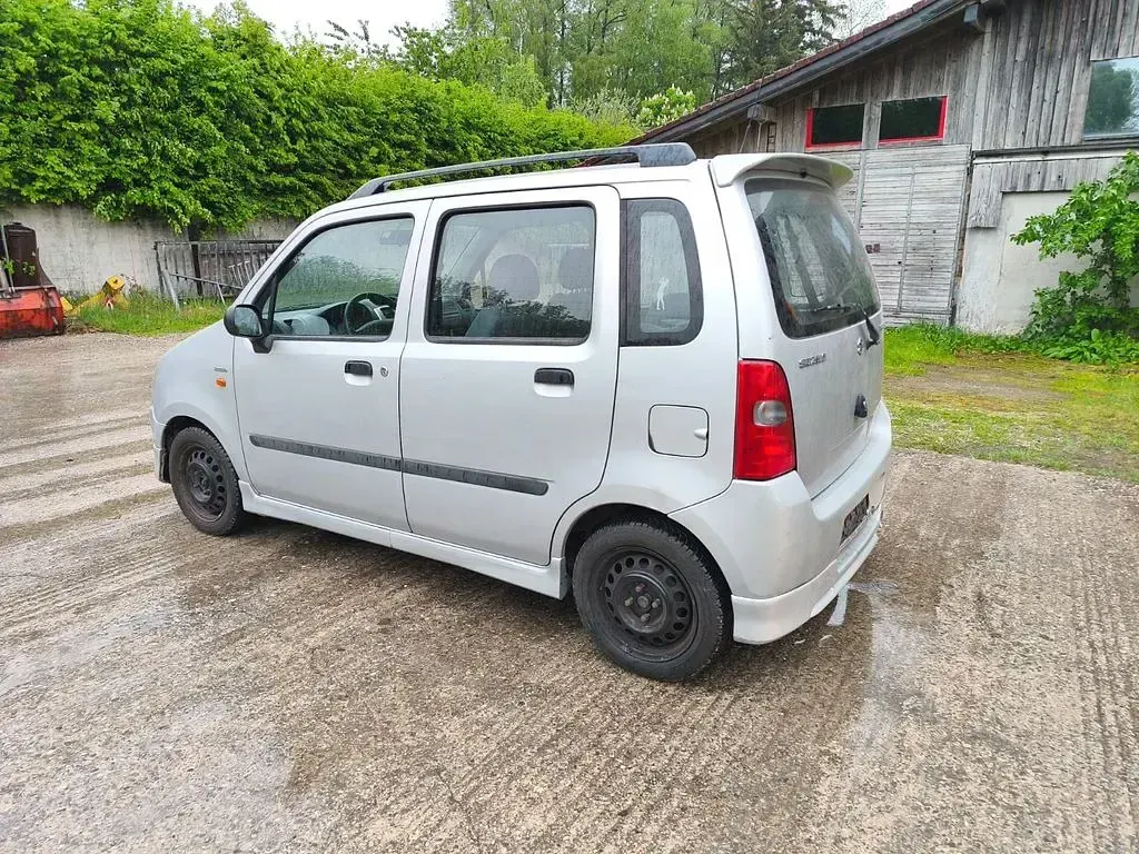 Gebraucht Suzuki Wagon R+ 76 PS (55 kW) 2003 Silber Van / Kleinbus