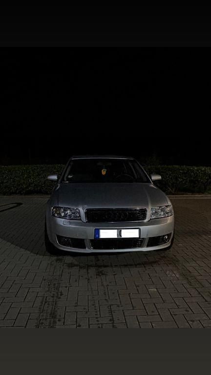 Second-hand Audi A4 131 CP (96 kW) 2000 Argintiu Berlinǎ