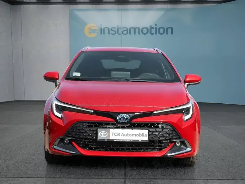 Nowe Toyota Corolla 140 KM (102 kW) 2026 Czerwony Kombi
