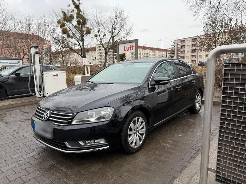 Gebraucht VW Passat 160 PS (117 kW) 2011 Schwarz Limousine