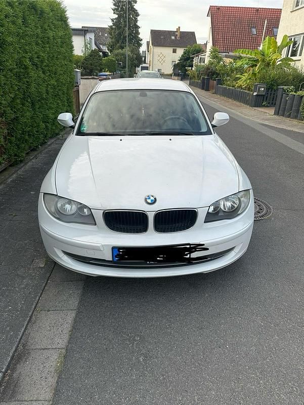 Weiß Gebraucht 2009 BMW 116 Kleinwagen | 1.500 € - Bild 1/4