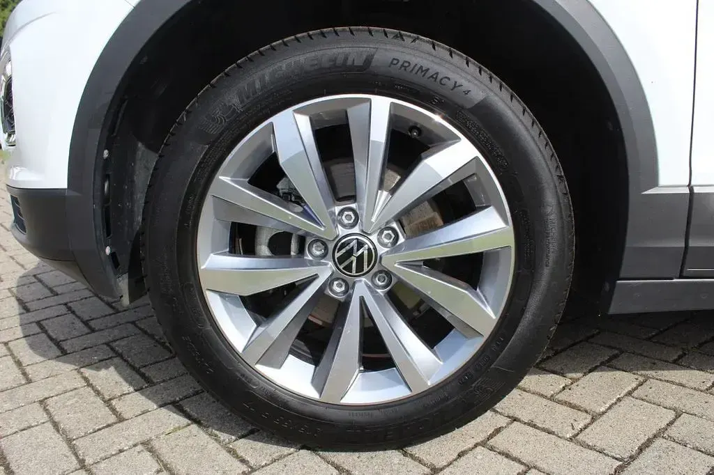 Gebraucht VW T-Roc Cabriolet Style 150 PS (110 kW) 2022 Pure white schwarz Cabrio