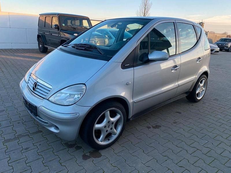 Silber Gebraucht 2002 Mercedes A190 Avantgarde Limousine | 2.390 € (Fairer Preis) - Bild 1/4