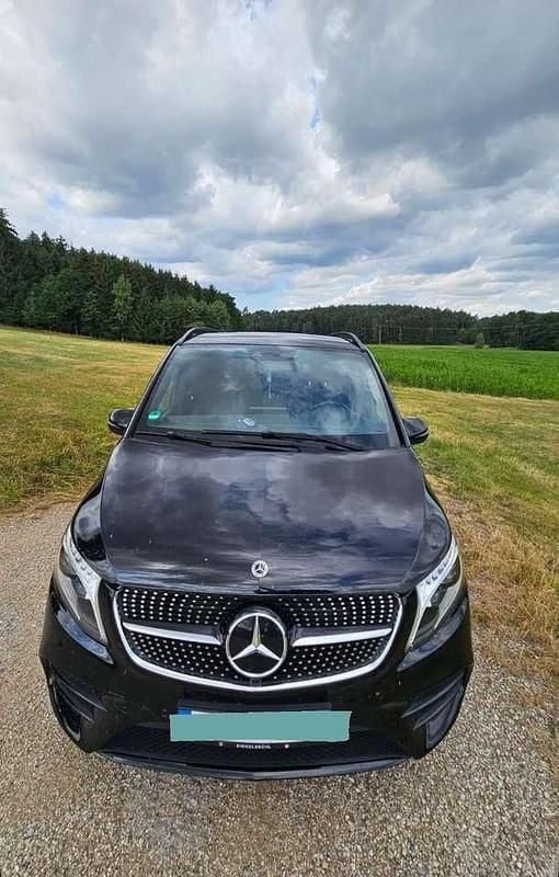 Schwarz Gebraucht 2021 Mercedes V250 Edition Van / Kleinbus | 52.500 € (Etwas zu teuer) - Bild 1/4