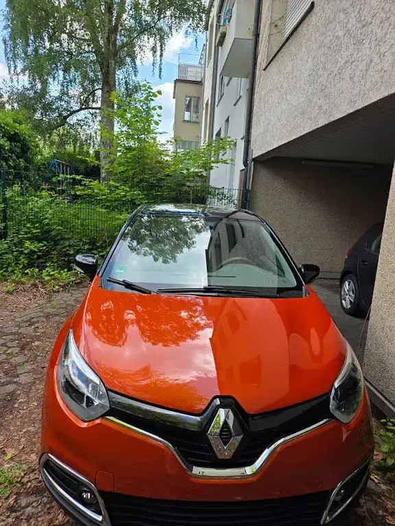 Gebraucht Renault Captur Elysee 118 PS (86 kW) 2016 Orange SUV