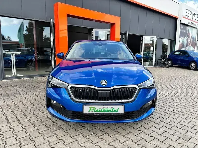 Gebraucht Skoda Scala Tour 110 PS (80 kW) 2023 Raceblau metallic Kleinwagen