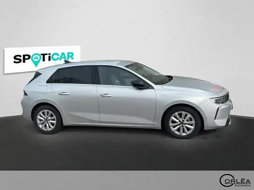 Gebraucht Opel Astra Elegance 131 PS (96 kW) 2023 Aluminium silb/kristall silb (metallic) Limousine