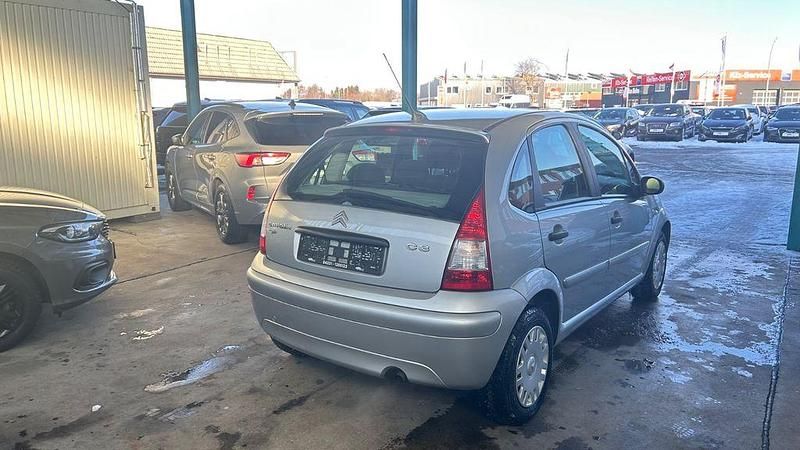 Gebraucht Citroën C3 Comfort 60 PS (44 kW) 2006 Silber Limousine