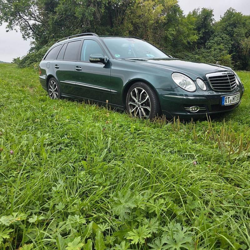 Grün Gebraucht 2008 Mercedes E320 Elegance Kombi | 4.000 € (Superpreis) - Bild 1/4