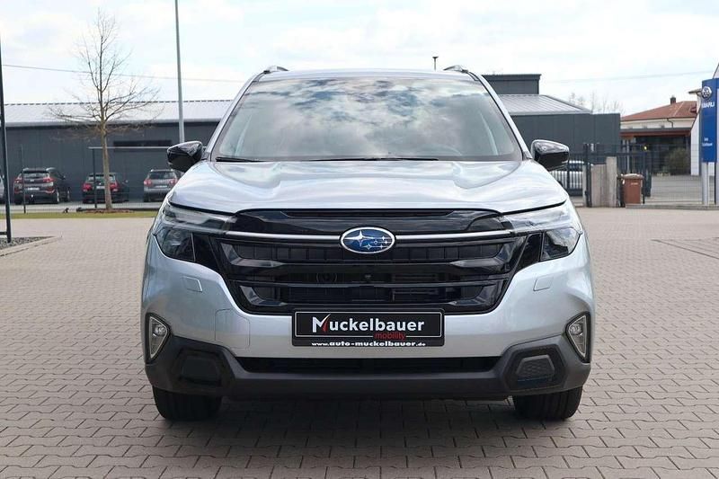 Neu Subaru Forester Platinum 136 PS (100 kW) 2025 Ice silver SUV