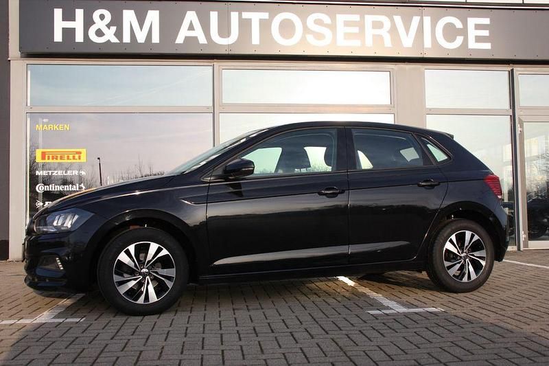 Schwarz Gebraucht 2021 VW Polo Comfortline Limousine | 9.900 € (Guter Preis) - Bild 1/4