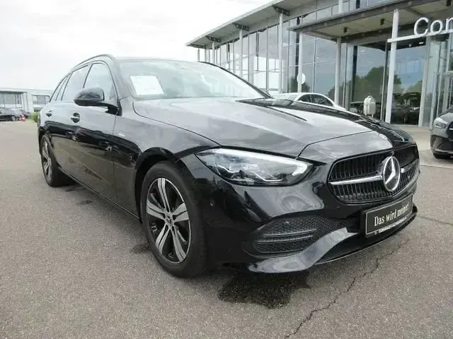 Gebraucht Mercedes C200 Night 204 PS (150 kW) 2023 Schwarz Limousine