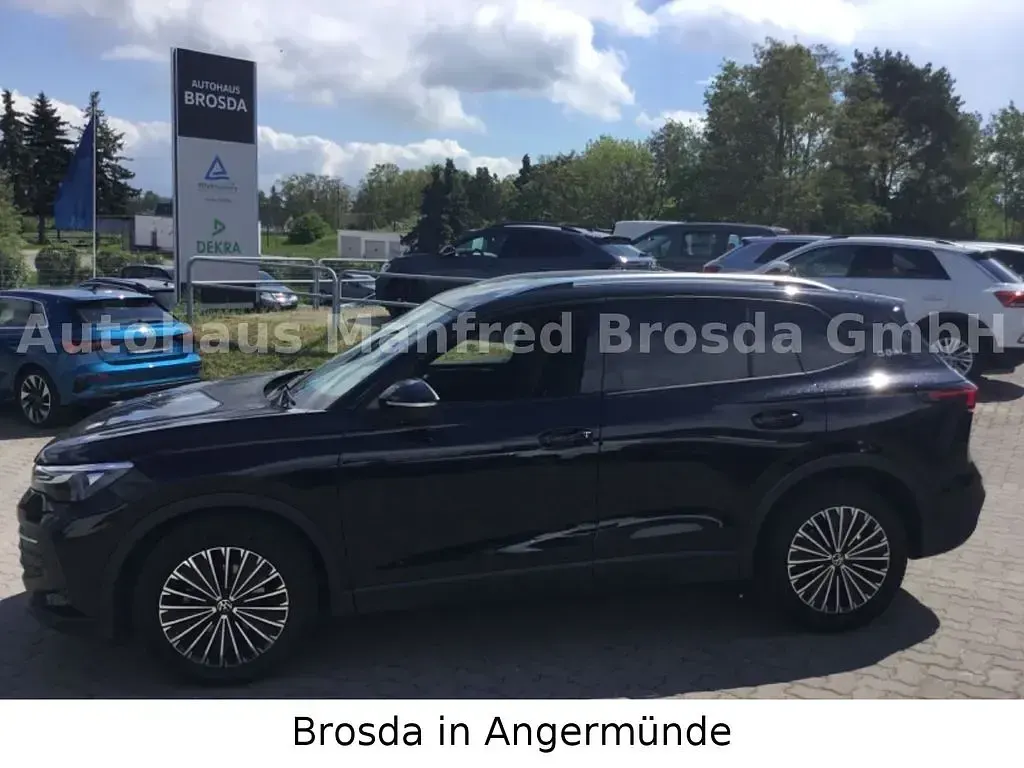 Gebraucht VW Tiguan Goal 150 PS (110 kW) 2025 Schwarz SUV
