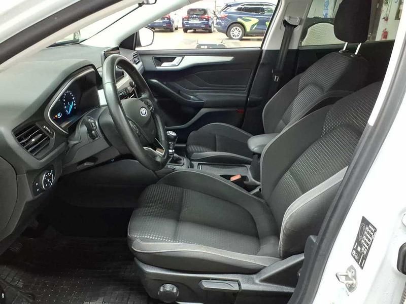 Gebraucht Ford Focus Cool & Connect 120 PS (88 kW) 2021 Frostweiß Kombi