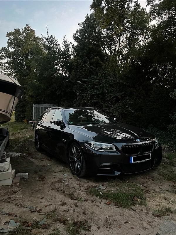 Gebraucht BMW M550 381 PS (280 kW) 2014 Grau Limousine