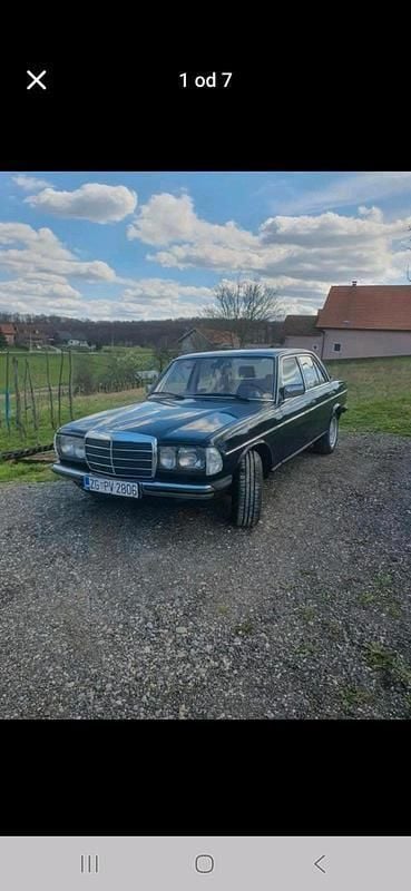 Blau Gebraucht 1982 Mercedes 200 Limousine | 14.000 € - Bild 1/4