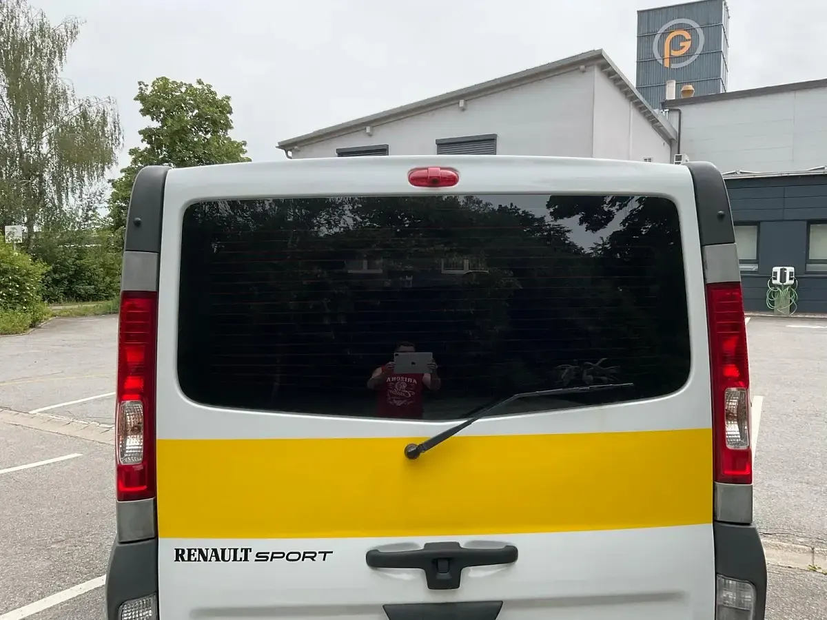 Gebraucht Renault Trafic 115 PS (84 kW) 2010 Weiß Van / Kleinbus