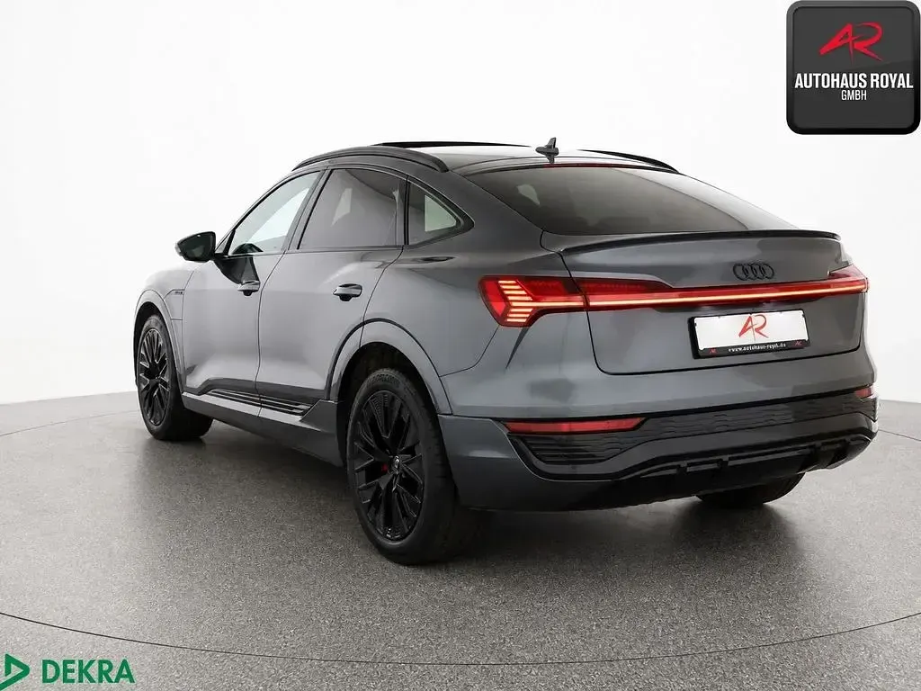 Gebraucht Audi Q8 e-tron S-Line 300 kW (408 PS) 2024 Daytonagrau perleffekt SUV