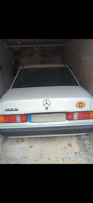 Weiß Gebraucht 1990 Mercedes 190 Limousine | 7.000 € - Bild 1/4