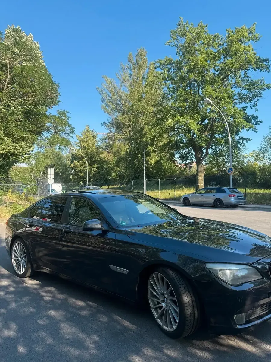 Gebraucht BMW 730 258 PS (189 kW) 2012 Andere farben Limousine