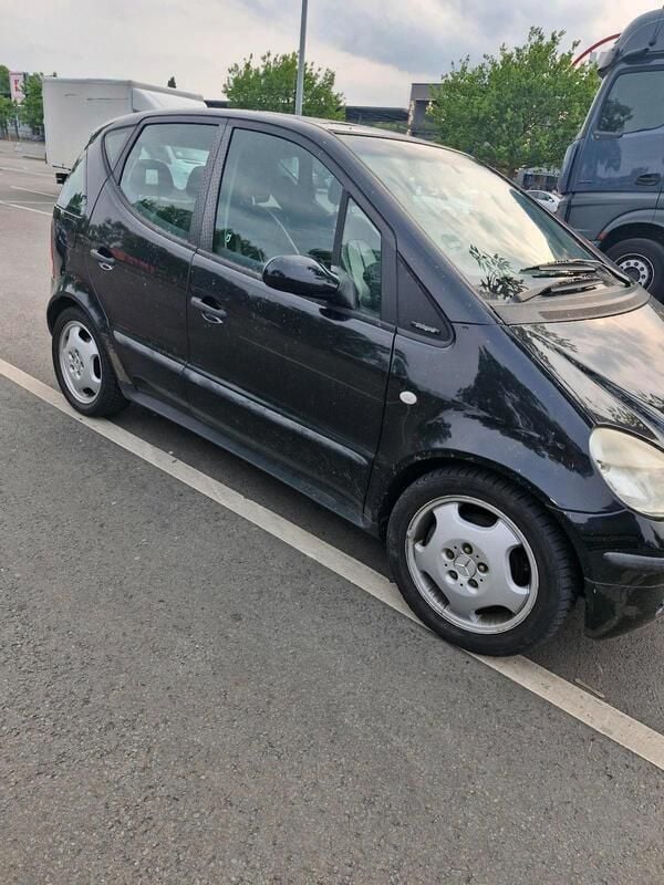 Schwarz Gebraucht 1999 Mercedes A190 Kleinwagen | 649 € (Fairer Preis) - Bild 1/4