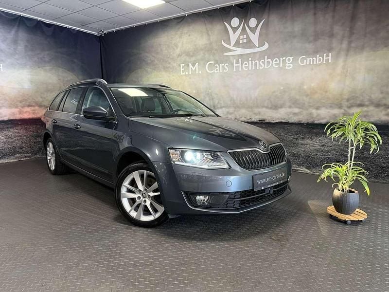 Quarzgrau metallic Gebraucht 2015 Skoda Octavia LAURIN & KLEMENT Kombi | 12.900 € (Fairer Preis) - Bild 1/4