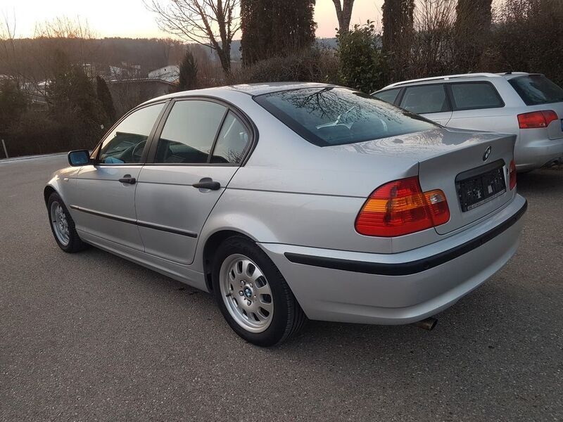 Second-hand BMW 316 116 CP (85 kW) 2004 Argintiu Berlinǎ
