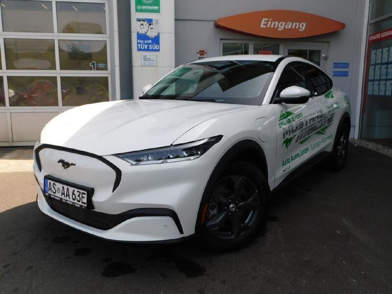 Weiß Gebraucht 2022 Ford Mustang Mach-E Basis SUV | 33.960 € (Fairer Preis) - Bild 1/4