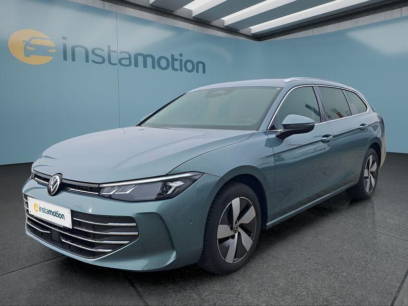 Grün Gebraucht 2025 VW Passat Kombi | 37.949 € (Superpreis) - Bild 1/4