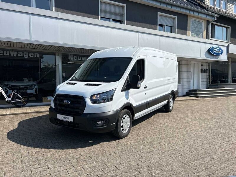 Gebraucht Ford Transit Trend 131 PS (96 kW) 2023 Weiß Limousine