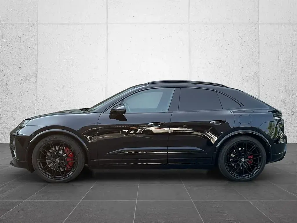 Gebraucht Porsche Macan Turbo 469 kW (639 PS) 2026 Schwarz SUV