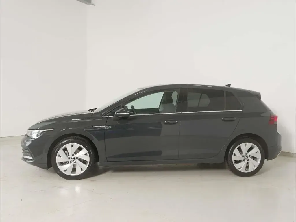 Gebraucht VW Golf VIII Style 150 PS (110 kW) 2023 Grau Limousine