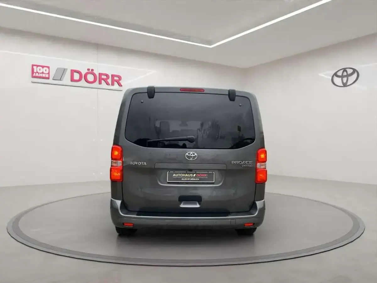 Gebraucht Toyota Proace Verso Team 177 PS (130 kW) 2021 Basaltgrau metallic Kombi