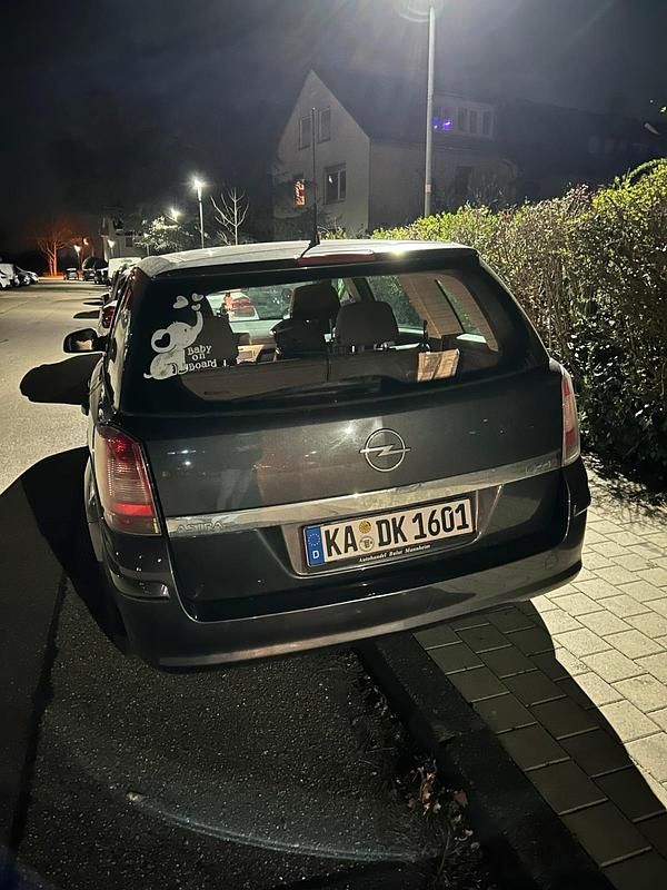 Gebraucht Opel Astra 90 PS (66 kW) 2009 Grau Kombi