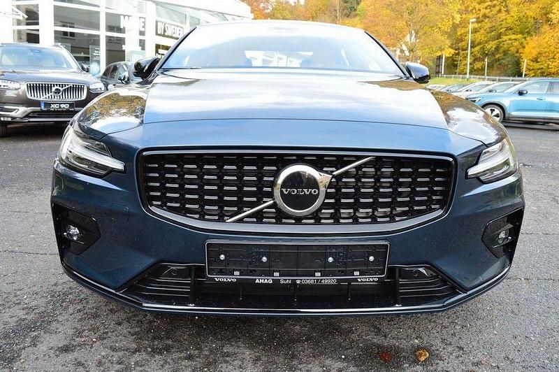 Gebraucht Volvo S60 Plus 197 PS (144 kW) 2024 Denim blue Limousine