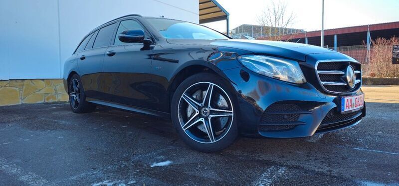 Gebraucht Mercedes E300 AMG 194 PS (142 kW) 2019 Schwarz Limousine